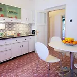 Botanist Apartment *