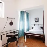Apartment Botanist *