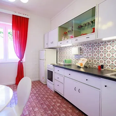 Botanist Apartment *