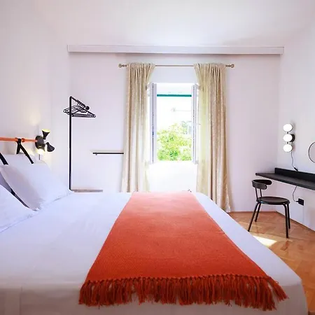 Botanist Apartment *
